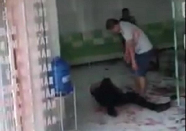 Chém nhau kinh hoàng ở phòng khám nha khoa