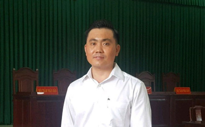 Tạm đình chỉ vụ giám đốc kêu oan được tòa cho tại ngoại