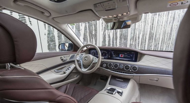 Màn hình giải trí - nét kém sang của nhiều mẫu xe tên tuổi