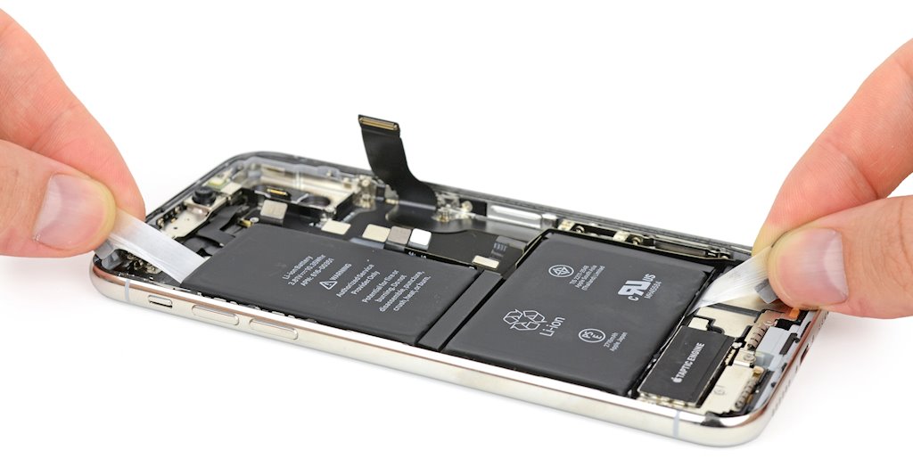 iFan cáo buộc Apple làm khó dễ khi họ muốn thay pin cho iPhone iFan cáo buộc Apple làm khó dễ khi họ muốn thay pin cho iPhone