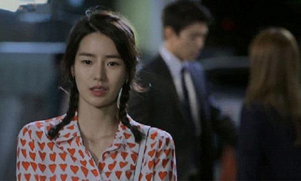 Tưởng vợ hiền lành không biết gì, ai ngờ chồng chết đứng trước đòn trả thù tình cay độc