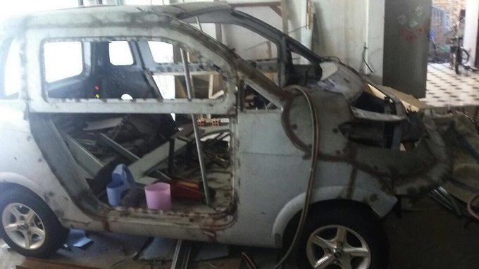 Điều ít biết về xe hơi chạy điện đầu tiên do người Việt chế tạo