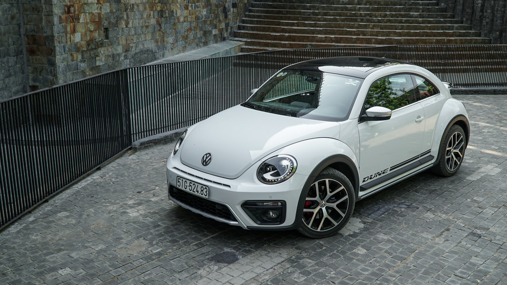 Đánh giá Beetle Dune - xe nhỏ giá ngang Mercedes-Benz C200