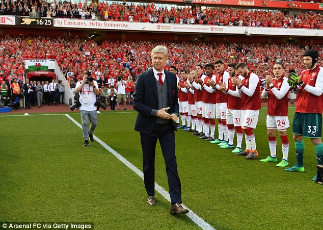 Arsene Wenger chính thức tạm biệt sân Emirates