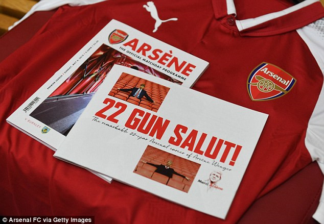 Arsene Wenger chính thức tạm biệt sân Emirates