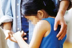 Bắt nghi can hiếp dâm bé gái 5 tuổi