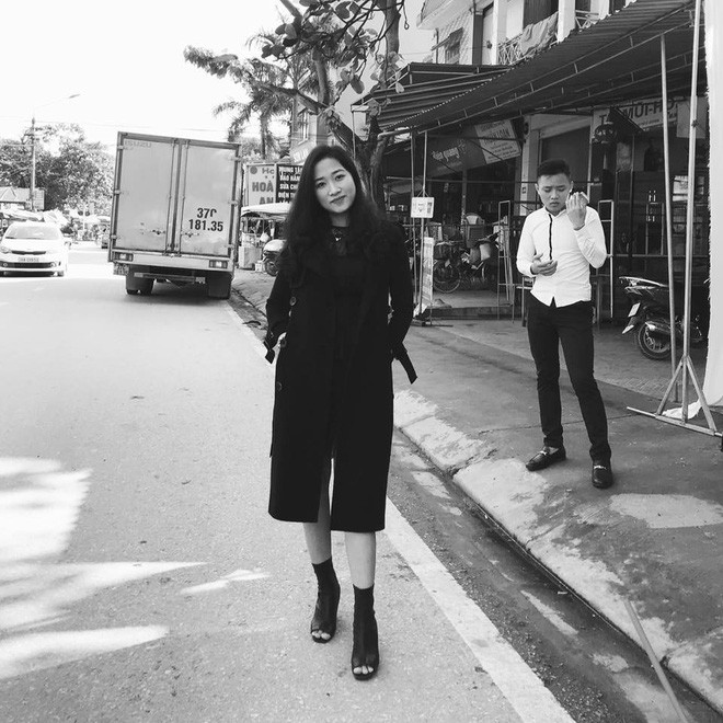 Lúc có bầu tăng 30kg, rụng trụi cả lông mày, cách mẹ trẻ này lột xác sau sinh khiến chị em trầm trồ kinh ngạc