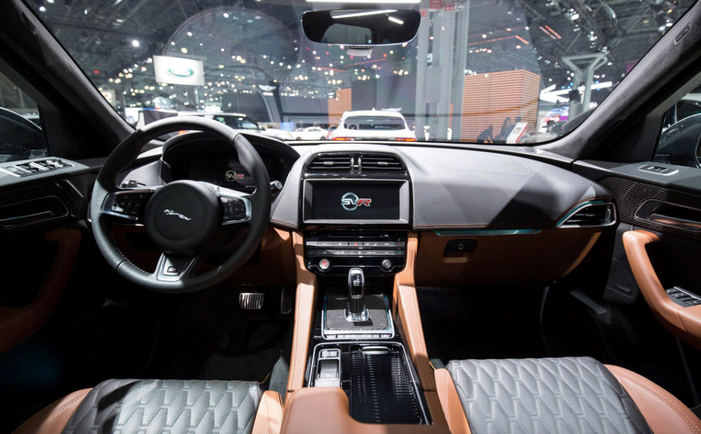 Jaguar F-Pace 2019 cao cấp và thông minh hơn