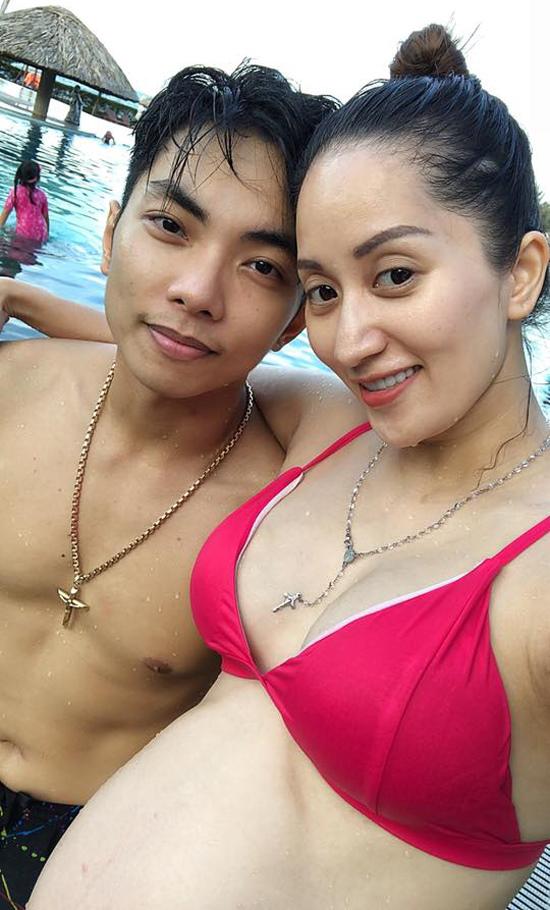 Khánh Thi khoe bụng bầu 8 tháng, cùng chồng con đi biển trước ngày sinh em bé thứ 2