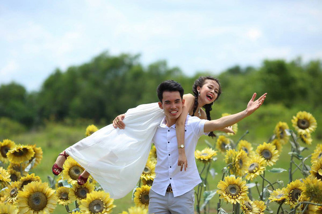 Mối tình vượt qua nhiều sóng gió của nàng hạt tiêu cao 1,33 m