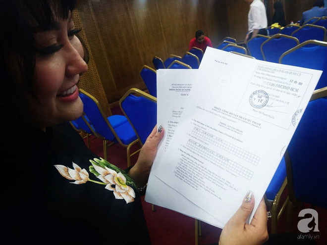 Phi Thanh Vân gây sốc với chiếc mũi gồ ghề, cằm nhọn hoắt