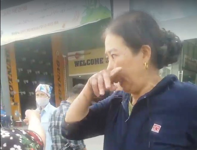 Hà Nội: Đánh rơi 20 triệu tiền chữa bệnh trên taxi, người phụ nữ may mắn được tài xế tốt bụng trả lại