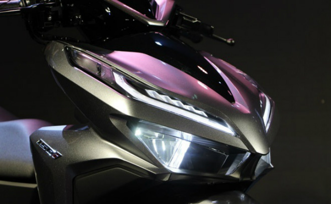 Thích xe ga Thái, chọn Honda Click 150i hay Yamaha Aerox 155 ABS?