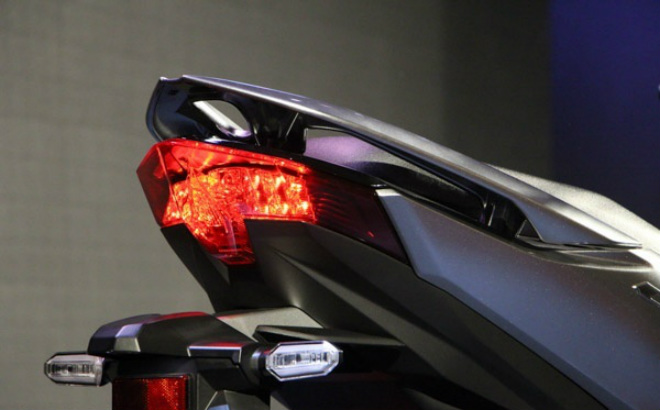 Thích xe ga Thái, chọn Honda Click 150i hay Yamaha Aerox 155 ABS?