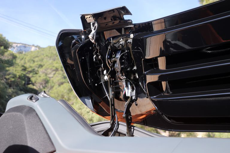 Hành trình tạo nên xe thể thao BMW i8 Roadster