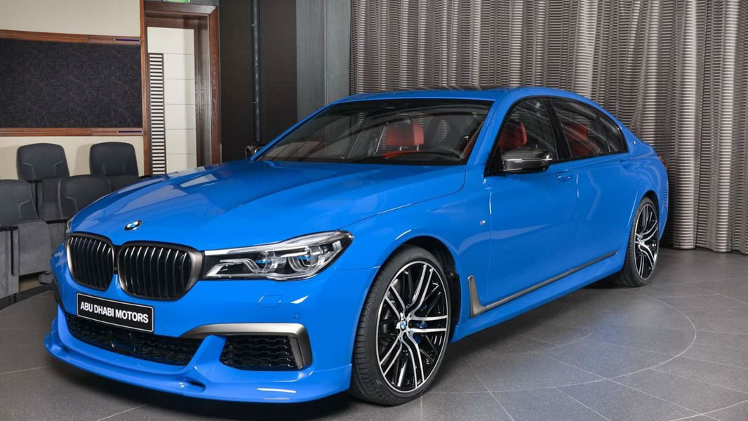 Hàng độc BMW M760Li với màu sơn Xanh Dương tại Abu Dhabi Hàng độc BMW M760Li với màu sơn Xanh Dương tại Abu Dhabi
