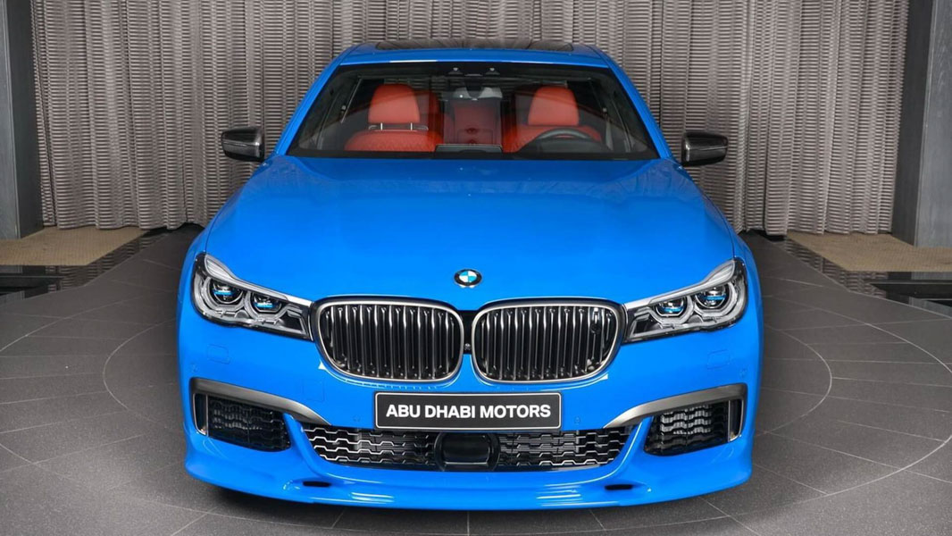 Hàng độc BMW M760Li với màu sơn Xanh Dương tại Abu Dhabi Hàng độc BMW M760Li với màu sơn Xanh Dương tại Abu Dhabi
