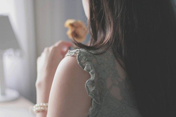 Tôi phải làm sao khi vẫn yêu chồng tha thiết, nhưng lại không chắc cái thai trong bụng là của ai