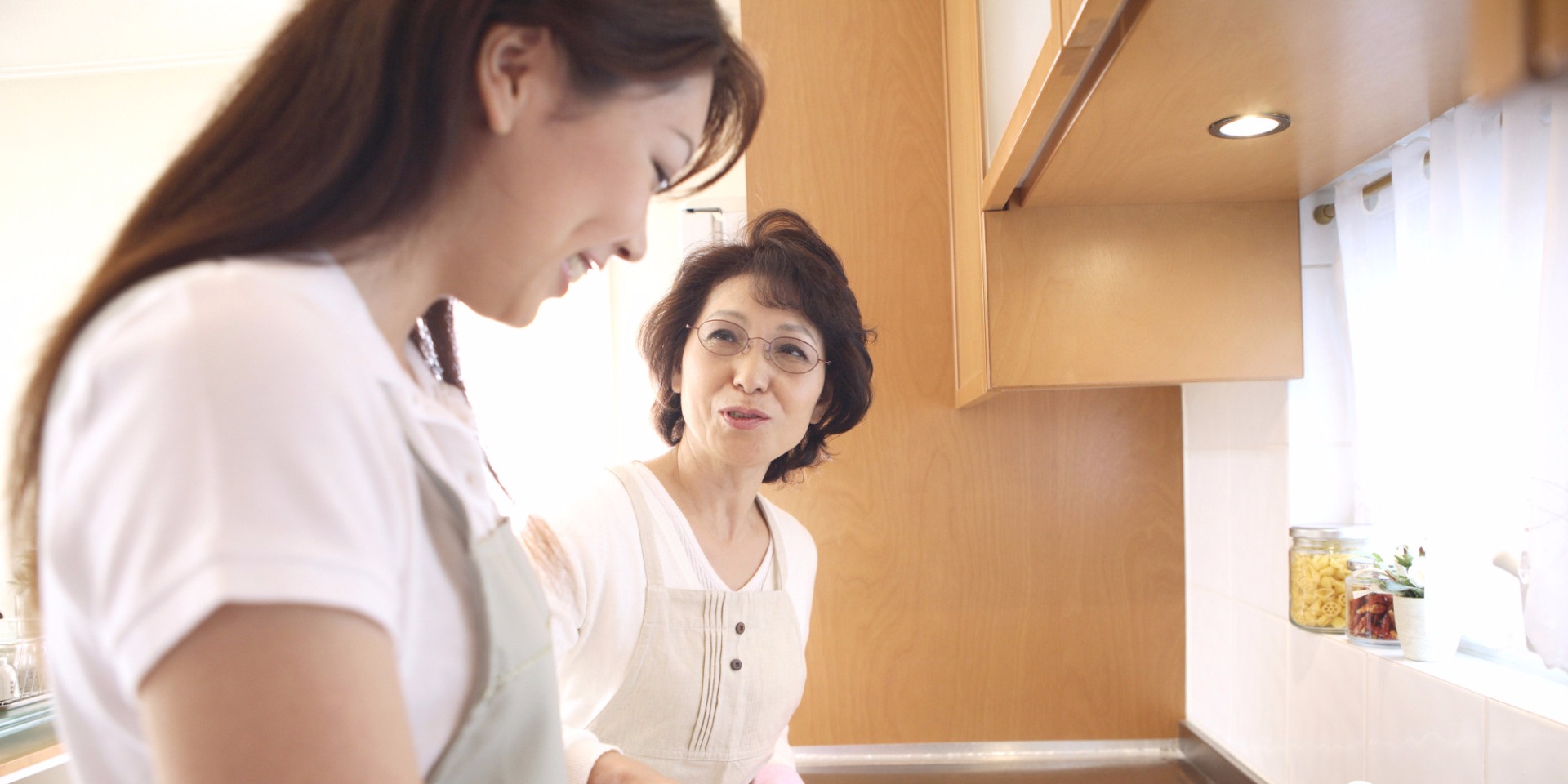 Nàng dâu thảo mai, nỗi ác mộng của các bà mẹ chồng