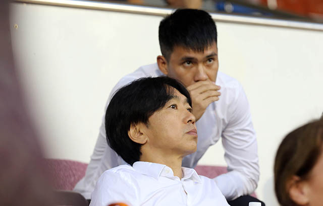 Công Vinh ra đi, HLV Miura thăng tiến bất ngờ tại CLB TP.HCM