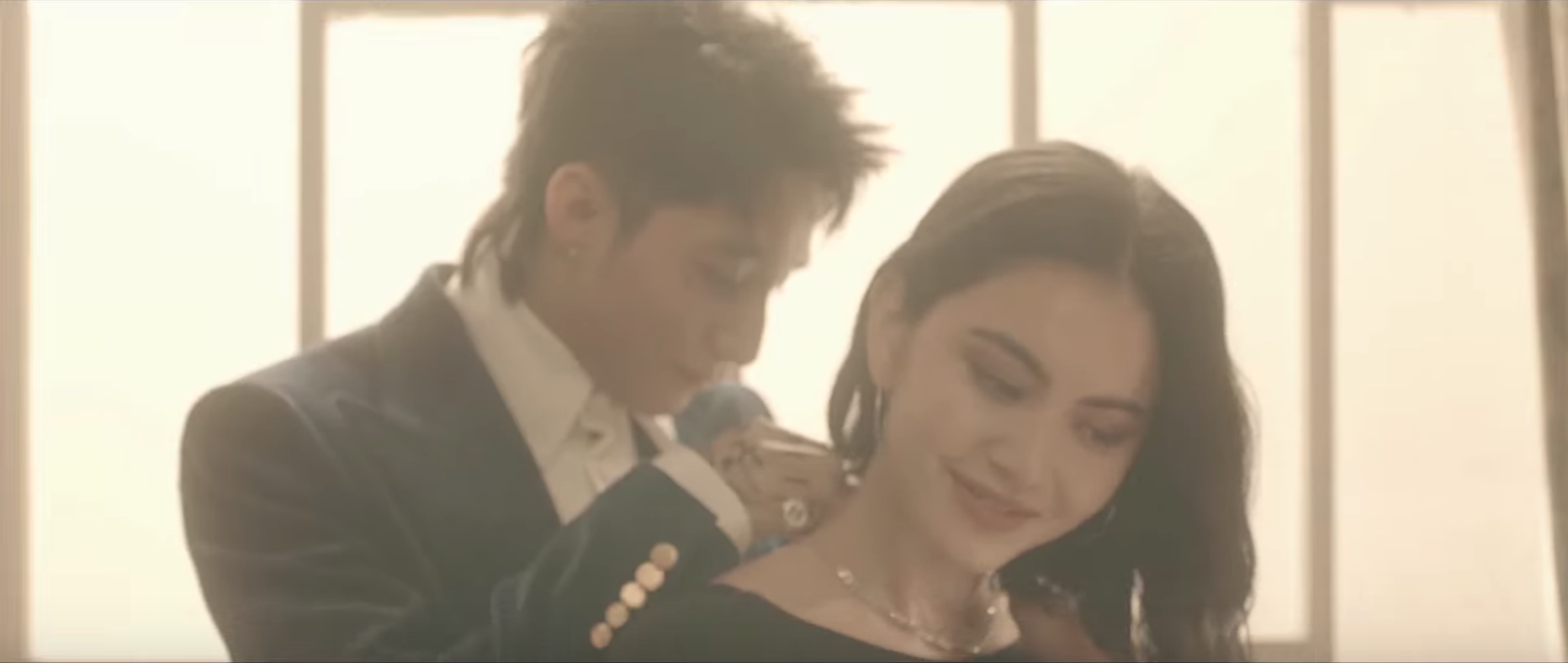 Mời ma nữ xinh đẹp Thái Lan Mai Davika tham gia Chạy ngay đi, Sơn Tùng ngầm xác nhận sẽ tấn công thị trường Thái Lan?! Mời ma nữ xinh đẹp Thái Lan Mai Davika tham gia Chạy ngay đi, Sơn Tùng ngầm xác nhận sẽ tấn công thị trường Thái Lan?!