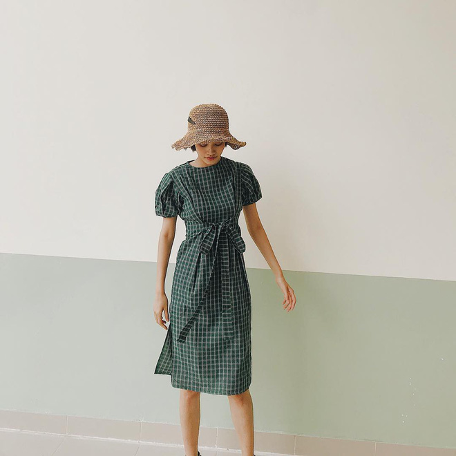 Học sao Việt cách chọn và kết hợp mũ cói sao cho thật duyên dáng khi diện cùng trang phục hè