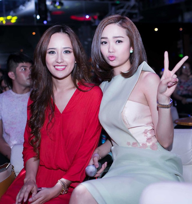 Những hội bạn thân toàn mỹ nhân nổi tiếng của showbiz Việt: Đứng một mình đã nổi bật, đi cạnh nhau càng khiến công chúng xuýt xoa Những hội bạn thân toàn mỹ nhân nổi tiếng của showbiz Việt: Đứng một mình đã nổi bật, đi cạnh nhau càng khiến công chúng xuýt xoa
