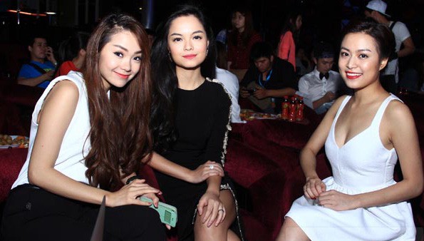 Những hội bạn thân toàn mỹ nhân nổi tiếng của showbiz Việt: Đứng một mình đã nổi bật, đi cạnh nhau càng khiến công chúng xuýt xoa