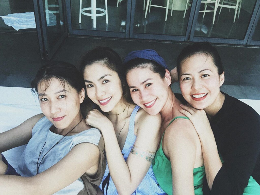 Những hội bạn thân toàn mỹ nhân nổi tiếng của showbiz Việt: Đứng một mình đã nổi bật, đi cạnh nhau càng khiến công chúng xuýt xoa