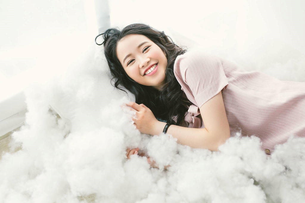 Nhan sắc đời thường của tân hoa khôi Ngoại giao giỏi tiếng Anh