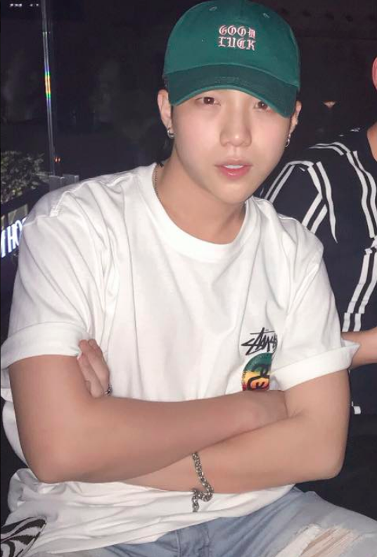 Lộ hình ảnh Toki (Uni5) ôm eo Hạ Vi tình tứ giữa tin đồn đang hẹn hò?