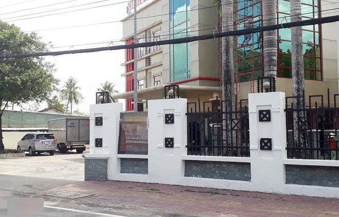 Thanh niên chơi ma túy nhảy lầu khách sạn khi thấy cảnh sát