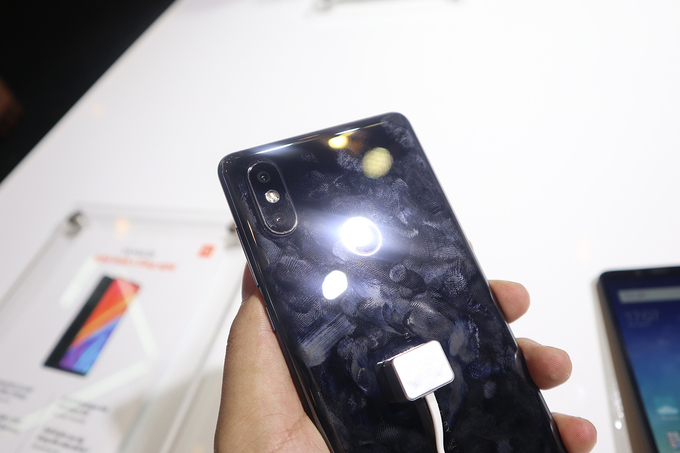 Smartphone cao cấp nhất của Xiaomi về Việt Nam, giá 13 triệu đồng