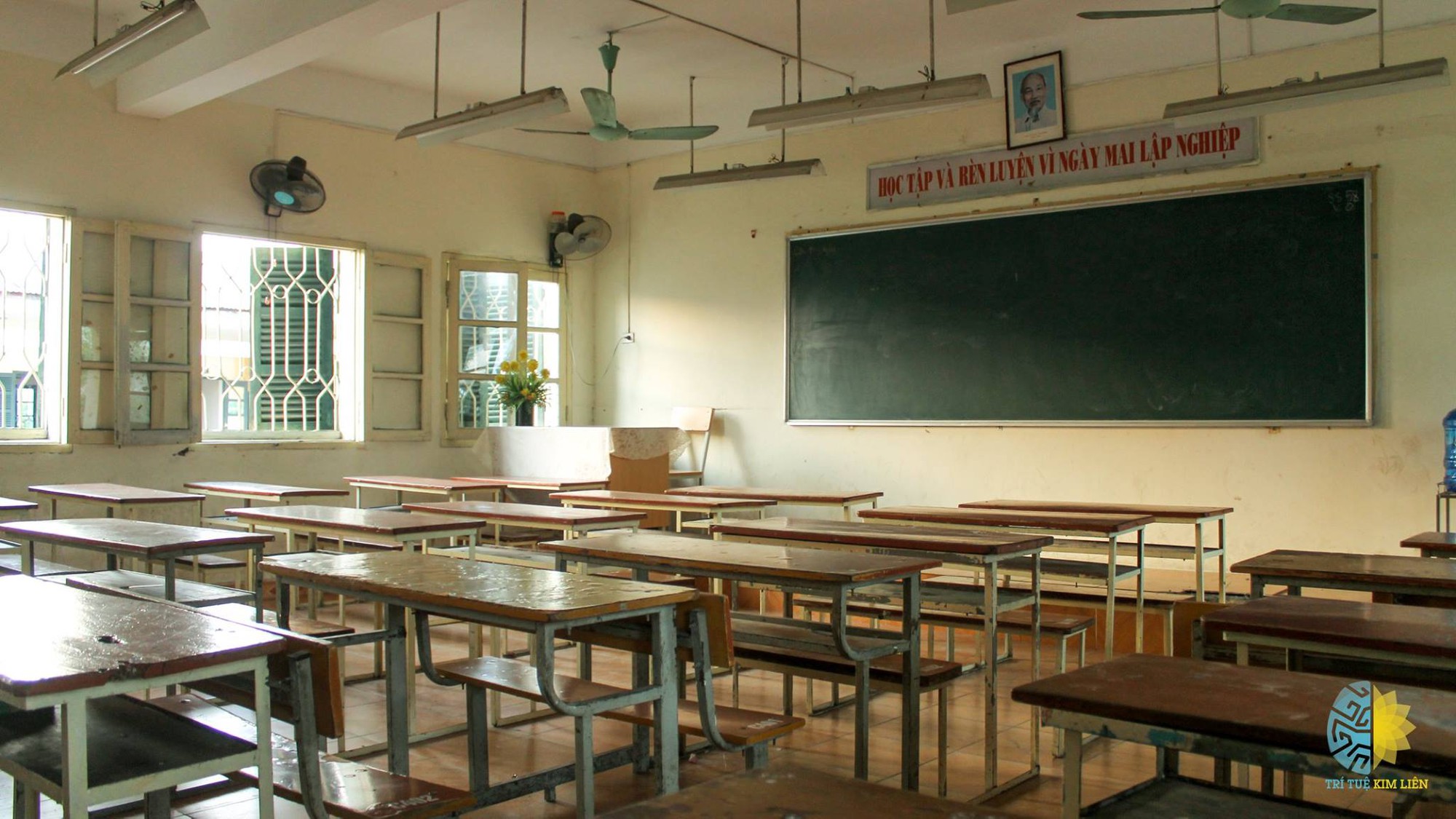 Phong trào đáng yêu của học sinh Kim Liên: 13 reasons why hay kể về những lý do khiến bạn chọn ngôi trường này