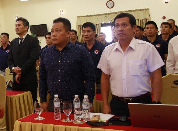 Trảm... nhầm, bầu Tú phải xin lỗi