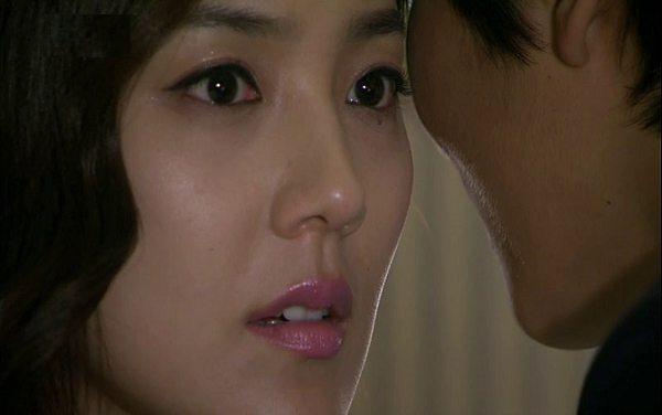 Hí hửng lấy được chồng giàu có, tôi không ngờ thứ mình có được lại là món nợ khổng lồ