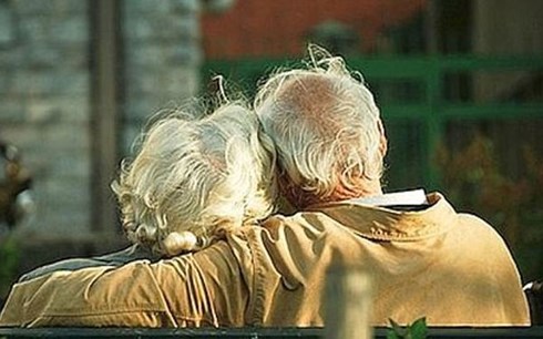 Cụ ông 81 tuổi giết vợ, tạo hiện trường giả