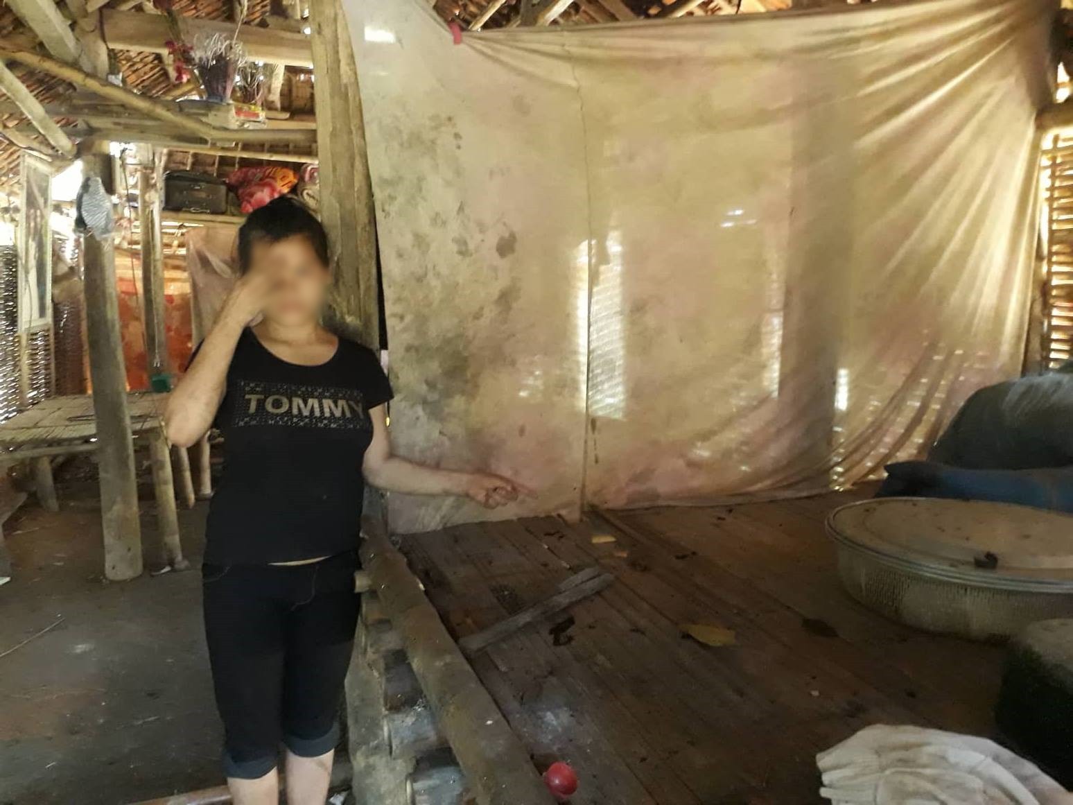 Lời kể của bé gái 14 tuổi nghi bị bác ruột hiếp dâm đến sinh con: Lần nào ông ta cũng đe dọa nếu em nói cho ai thì sẽ lập tức giết chết, em sợ lắm