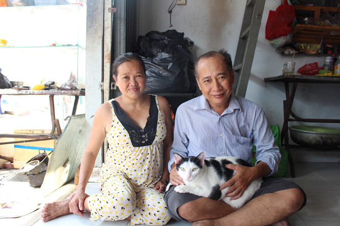 Vợ chồng nuôi chú mèo khổng lồ thông minh như người, sống như quý tộc