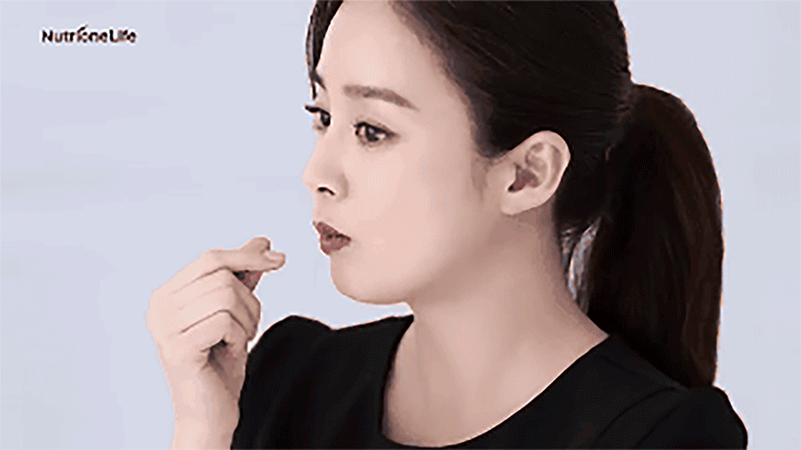 Tái xuất sau khi sinh em bé, Kim Tae Hee được ngợi khen là bà mẹ bỉm sữa đẹp nhất thế giới