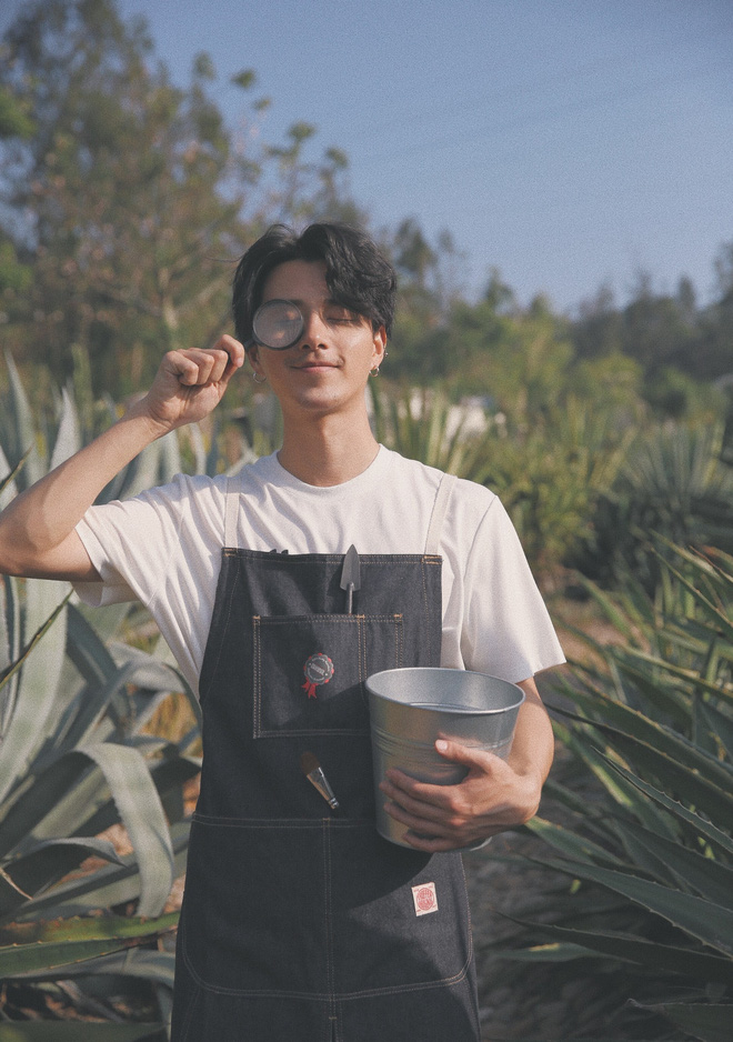 Chàng người mẫu xứ Trung chứng minh con trai cứ để râu là nam tính và cool ngầu hết phần người khác Chàng người mẫu xứ Trung chứng minh con trai cứ để râu là nam tính và cool ngầu hết phần người khác