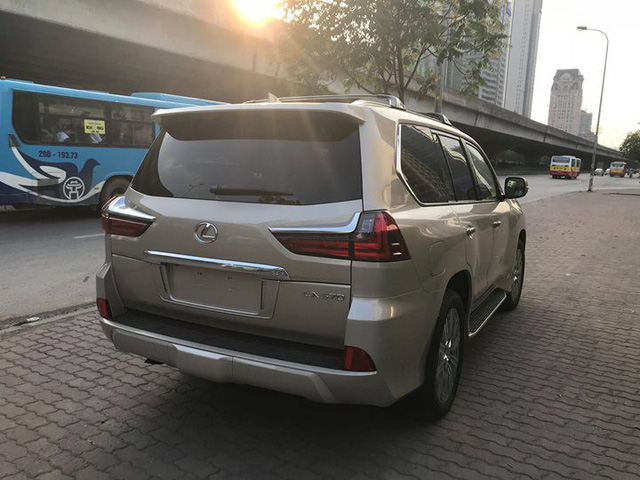Sốc với giá bán chuyên cơ mặt đất Lexus LX570 2018 nhập Mỹ tại Hà Nội Sốc với giá bán chuyên cơ mặt đất Lexus LX570 2018 nhập Mỹ tại Hà Nội