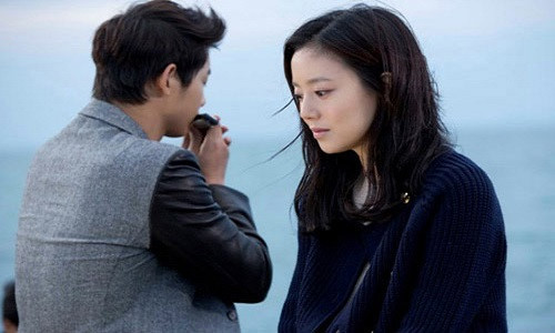 Chúng tôi chỉ gặp nhau ở khách sạn, thi thoảng anh mới đưa tôi đi dạo