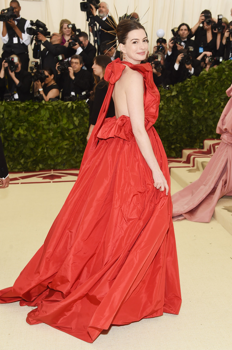 17 bộ cánh đẹp nhất thảm đỏ Met Gala 2018
