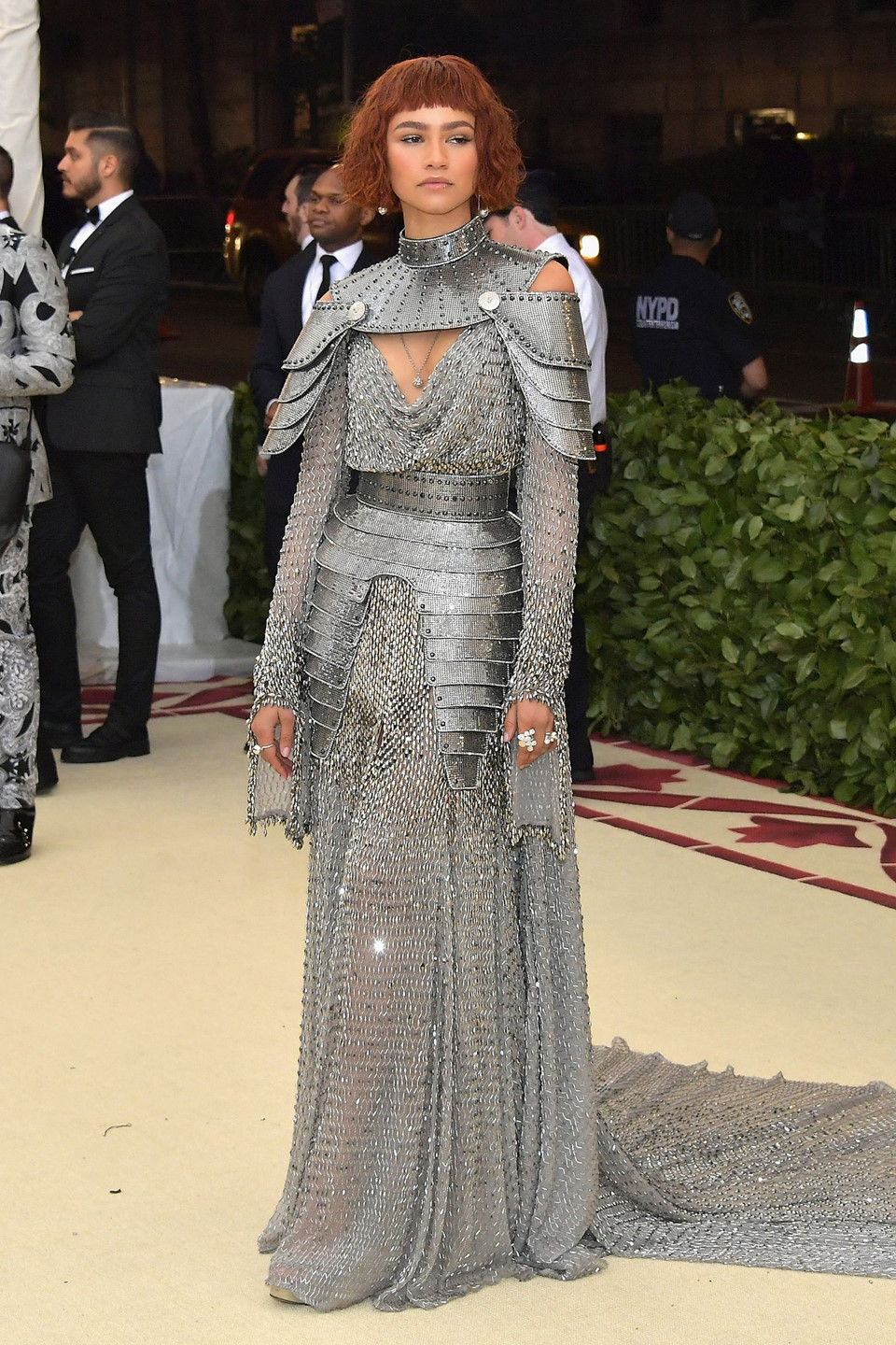 17 bộ cánh đẹp nhất thảm đỏ Met Gala 2018