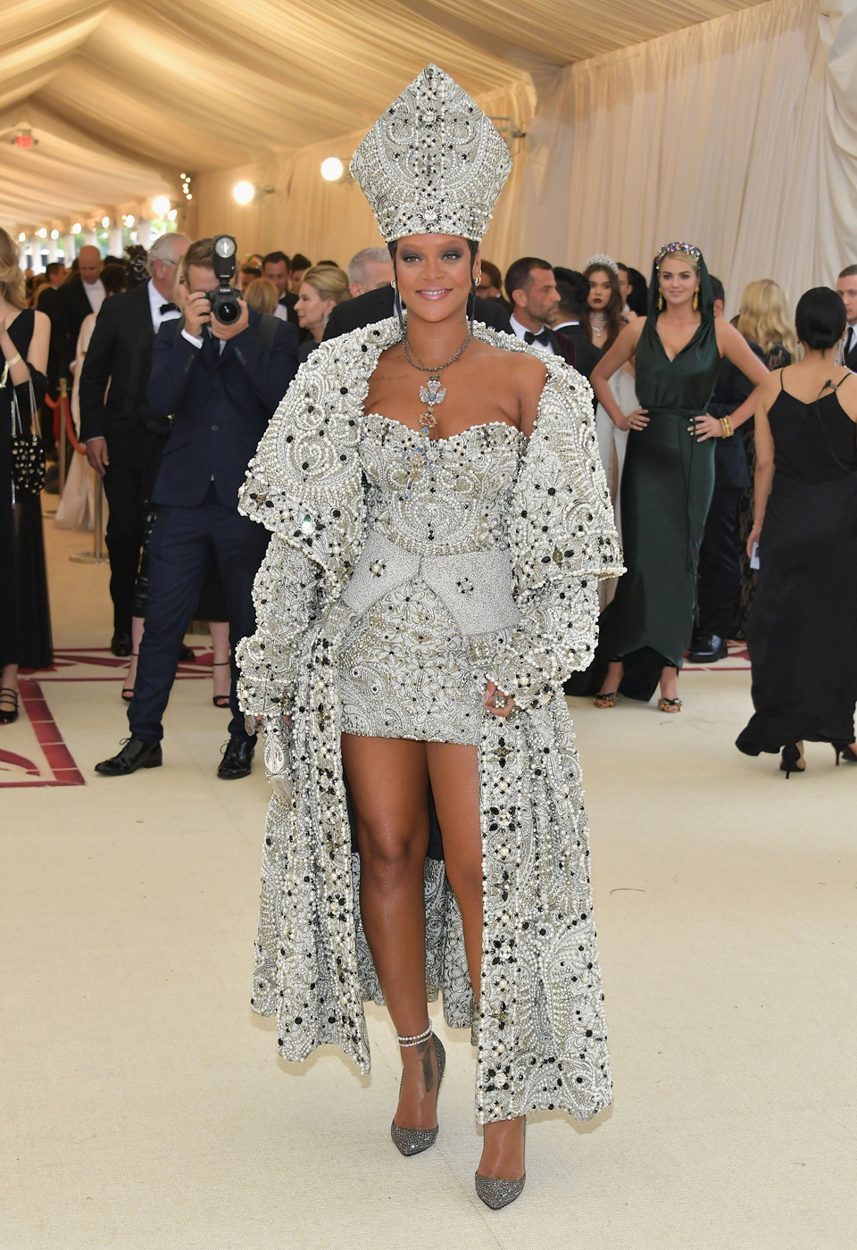 17 bộ cánh đẹp nhất thảm đỏ Met Gala 2018