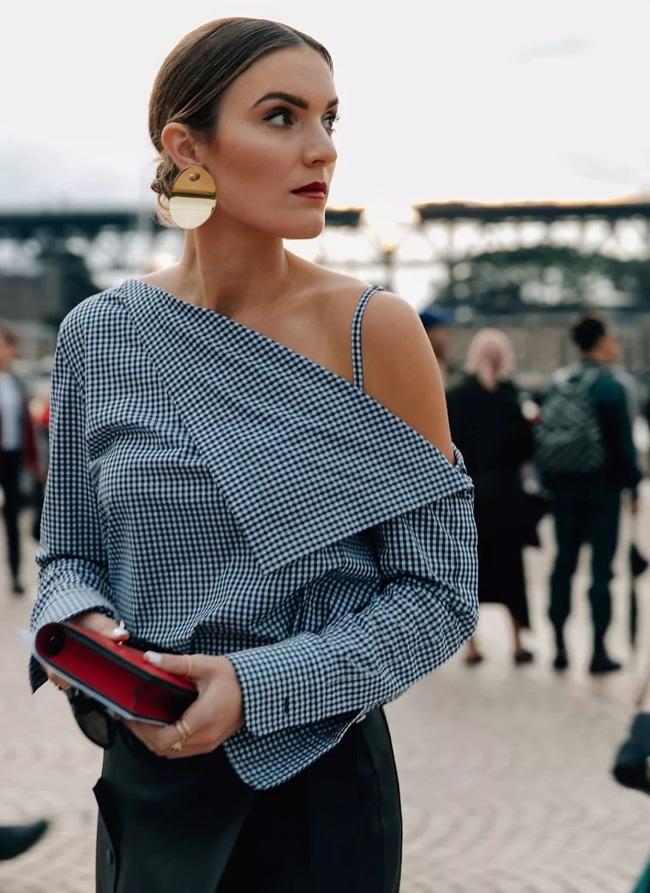 Không dám mặc áo trễ vai vì vai to, vai xuôi thì đây là giải pháp thay thế