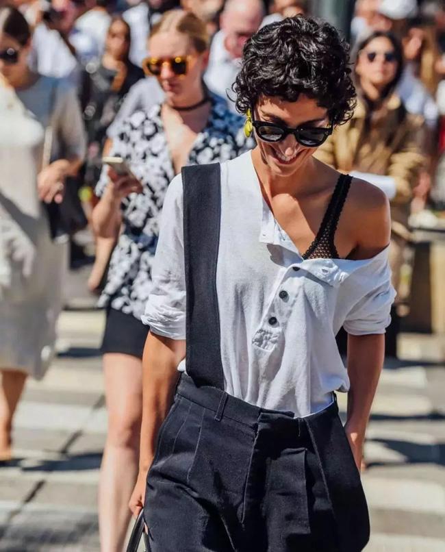 Không dám mặc áo trễ vai vì vai to, vai xuôi thì đây là giải pháp thay thế