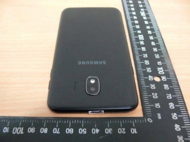 NÓNG: Samsung Galaxy J4 2018 lộ ảnh thực tế, giá rẻ 4,5 triệu đồng