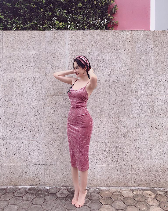 Sắc hồng được tín đồ thời trang ưa chuộng trong mùa hè